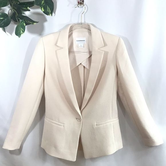 Club Monaco Jackets & Blazers - CLUB MONACO Cream Textured Single Button Blazer